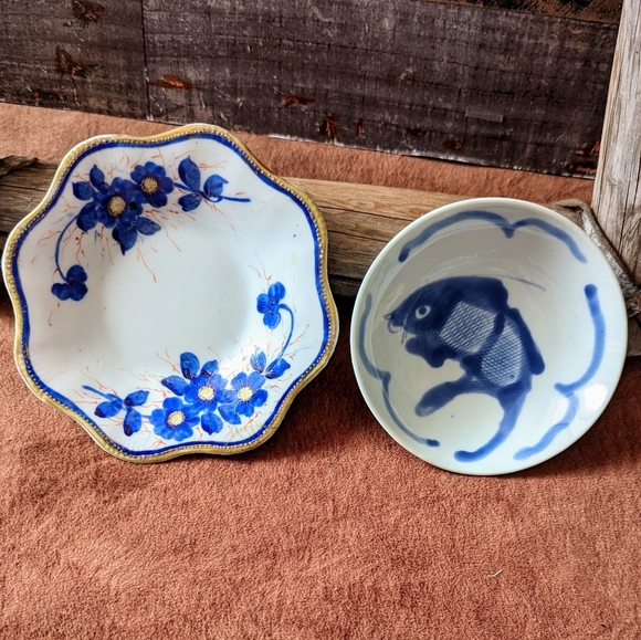 Vintage Collectible Bundle of White/Blue Dishes - Picture 16 of 16